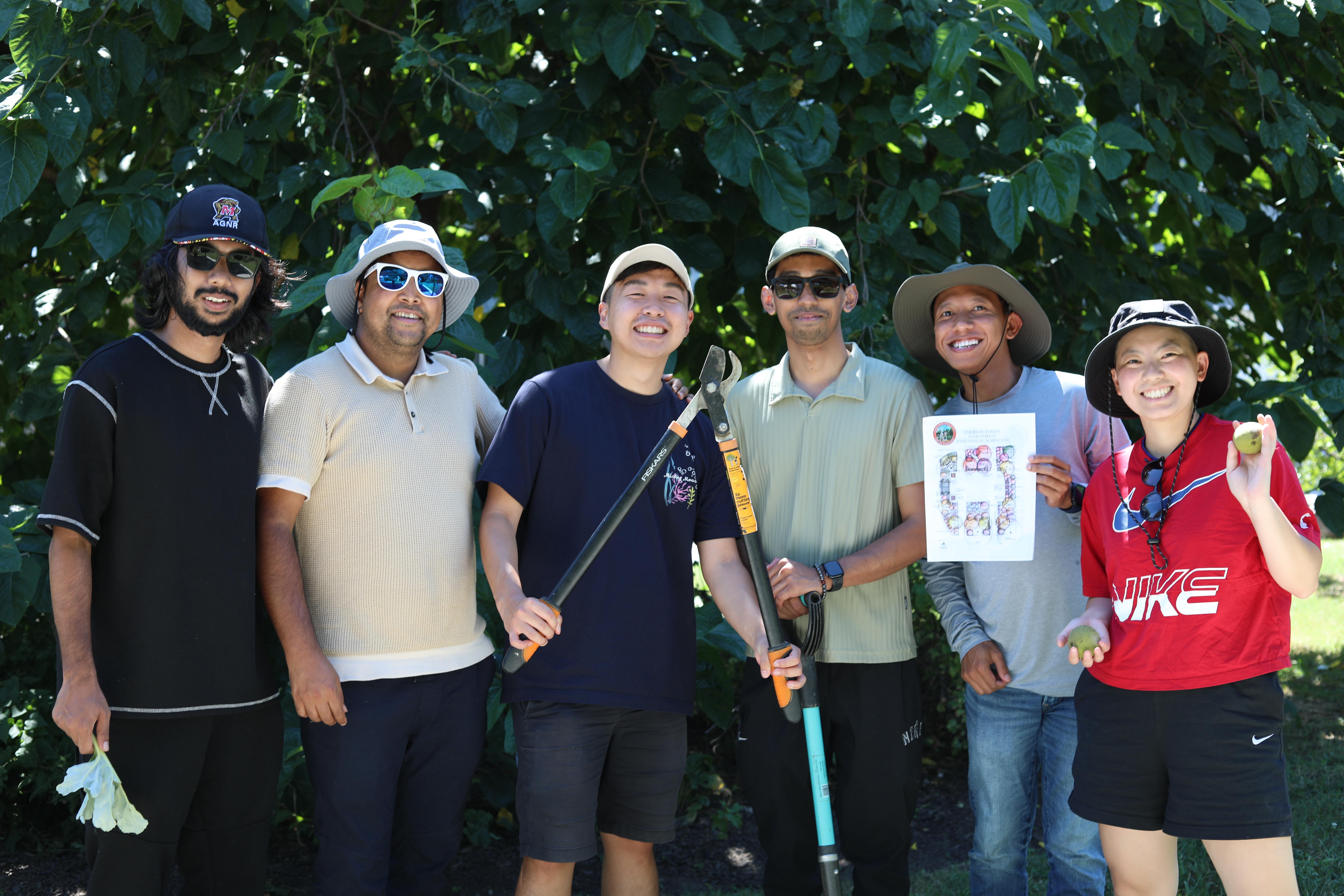 Students Volunteering